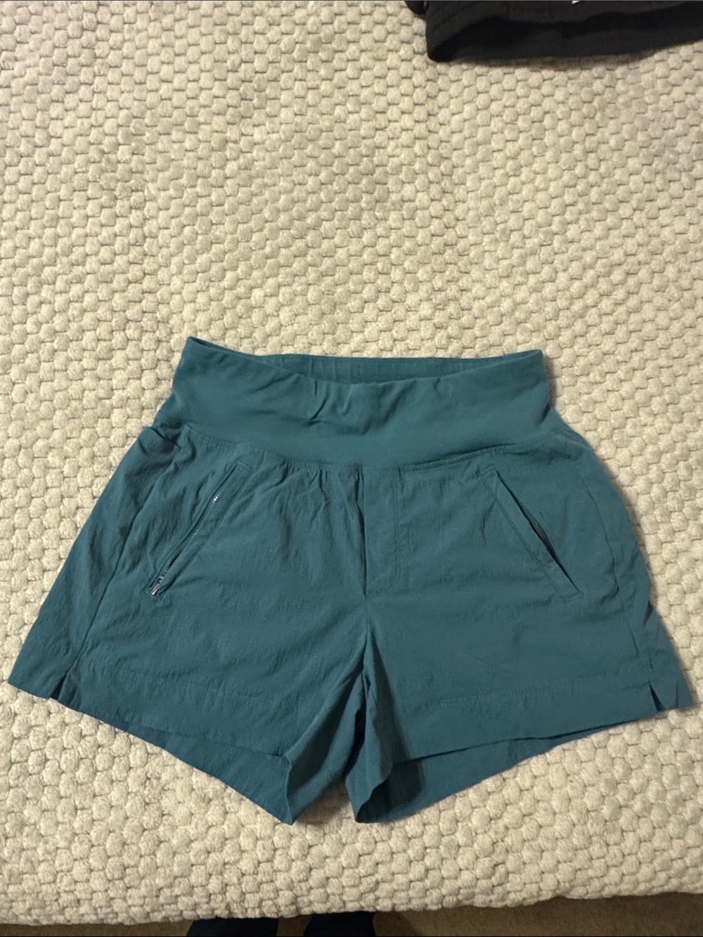 Athleta Trekkie North Shorts Teal Women’s 
Size 0